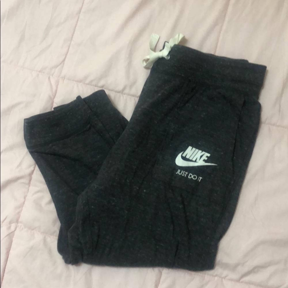 Gray Nike Sweatpants Capri/Joggers
